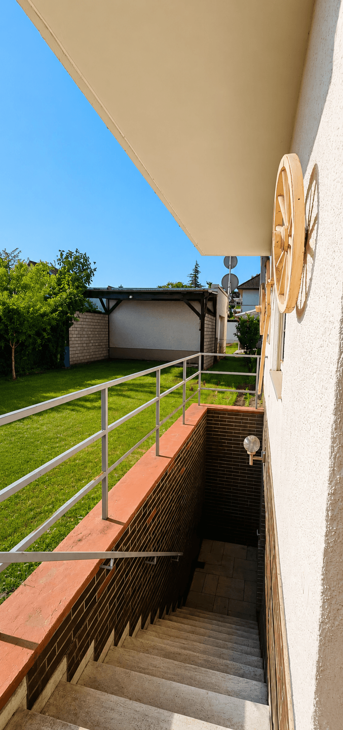 Kellerabgang vom Garten aus